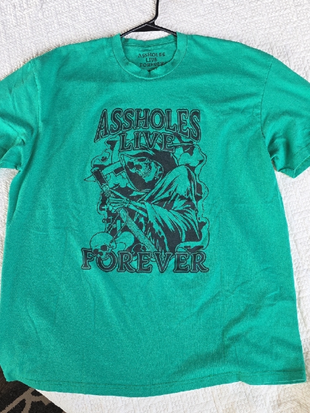 Graphic Tee "ASSHOLES LIVE FOREVER" in Green